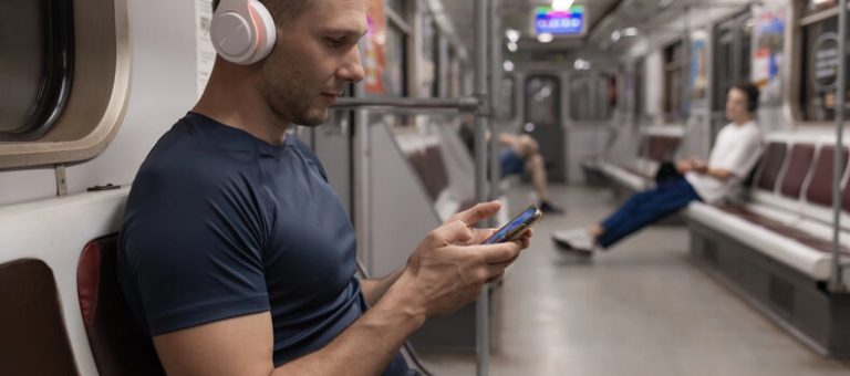 Cómo escuchar artículos de internet en vez de leerlos