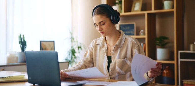 Cómo escuchar un PDF en voz alta en el móvil o el ordenador